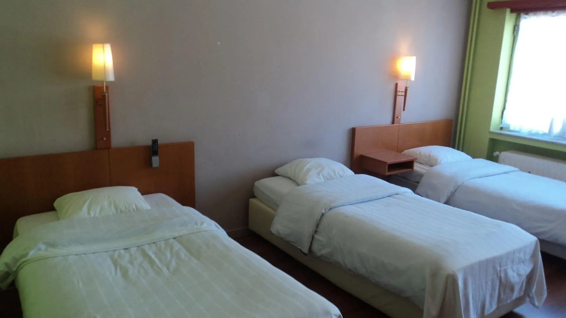 Albert Hotel Saint-Josse-ten-Noode 2*, Bruksela